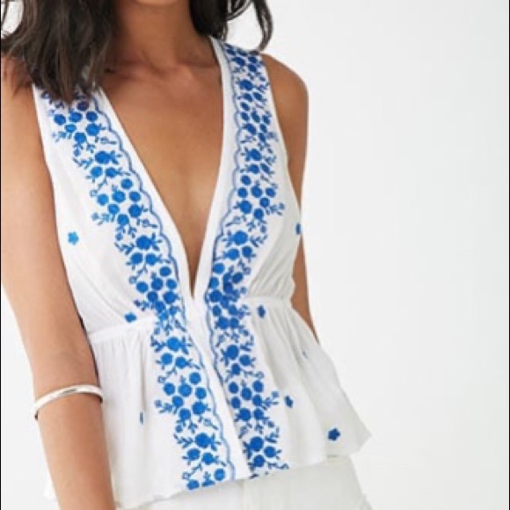 Blue/white Floral embroidered top - NWT